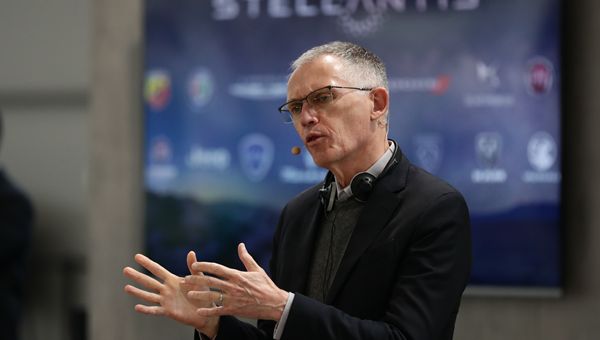 Crisi Stellantis, sul tavolo le dimissioni dell’ad Tavares. Il futuro della holding tra intuizioni e nuovi propositi