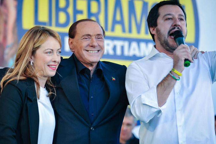 Centrodestra, il programma elettorale c’è: “Italia domani” tra flat tax, pensioni, Rdc